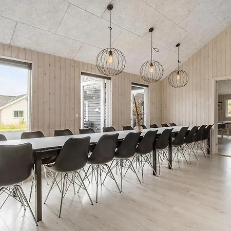 Semesterbostad Beautiful In With Indoor Swimming Pool